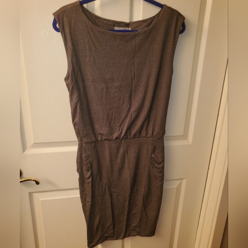 Elegant Gray Stripes Sleeveless Dress